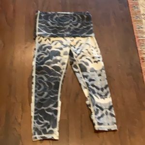 lululemon athletica Black and Gray Patterned Leggings